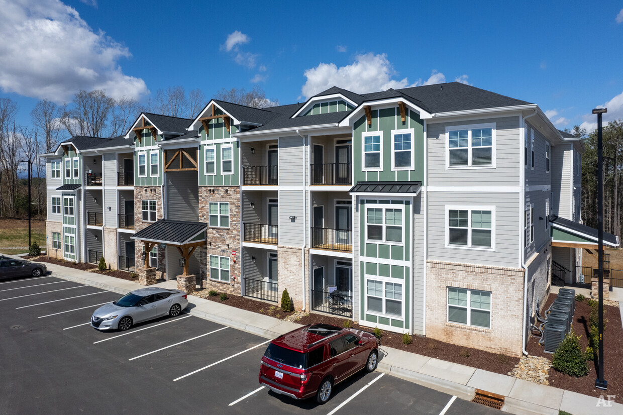 Clarion Partners Real Estate Income Fund Acquires 176-Unit Retreat at Weaverville Multifamily Community in North Carolina