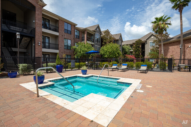 RPM Living Investments Grows Houston Portfolio With Acquisition of San Paloma Apartment Community in Energy Corridor