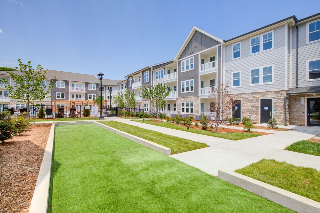 Preferred Apartment Communities Acquires 256-Unit Solis Chestnut Farm Multifamily Community in Charlotte, North Carolina