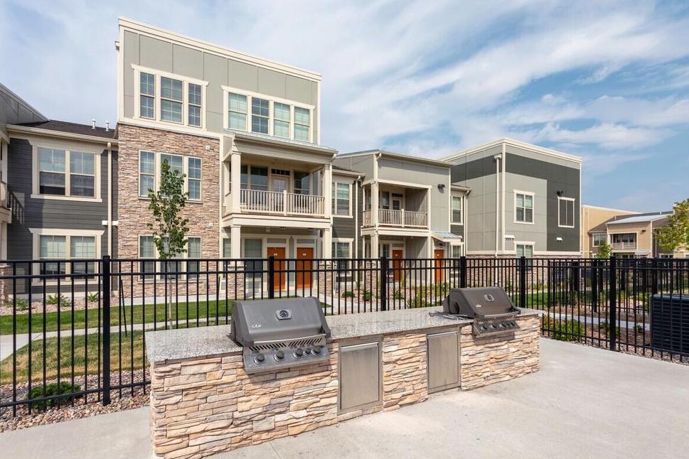 Multifamily Investor Hamilton Zanze Acquires 264-Unit Springs at Foothills Farm Apartment Community Located in Colorado Springs