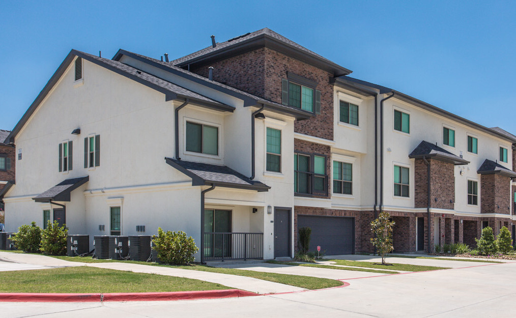 Venterra Realty Completes Acquisition of 247-Unit The Townhomes at Lake Park Rental Community in South Houston Submarket