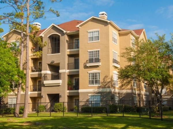 Waterton Associates Enters Houston Market with Acquisition of 320-Unit Apartment Community