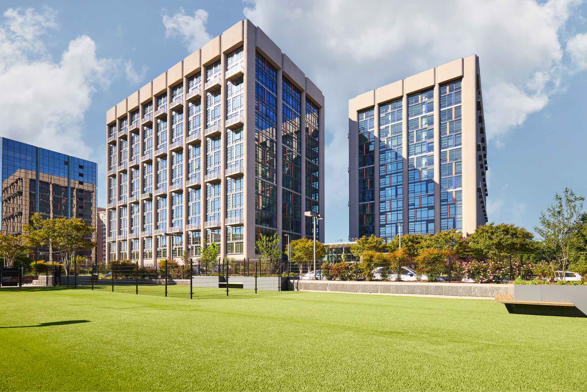 Lowe and USAA Unveil Transformation of Former Office Complex into 435-Unit Modern Apartment Building in Alexandria, Virginia
