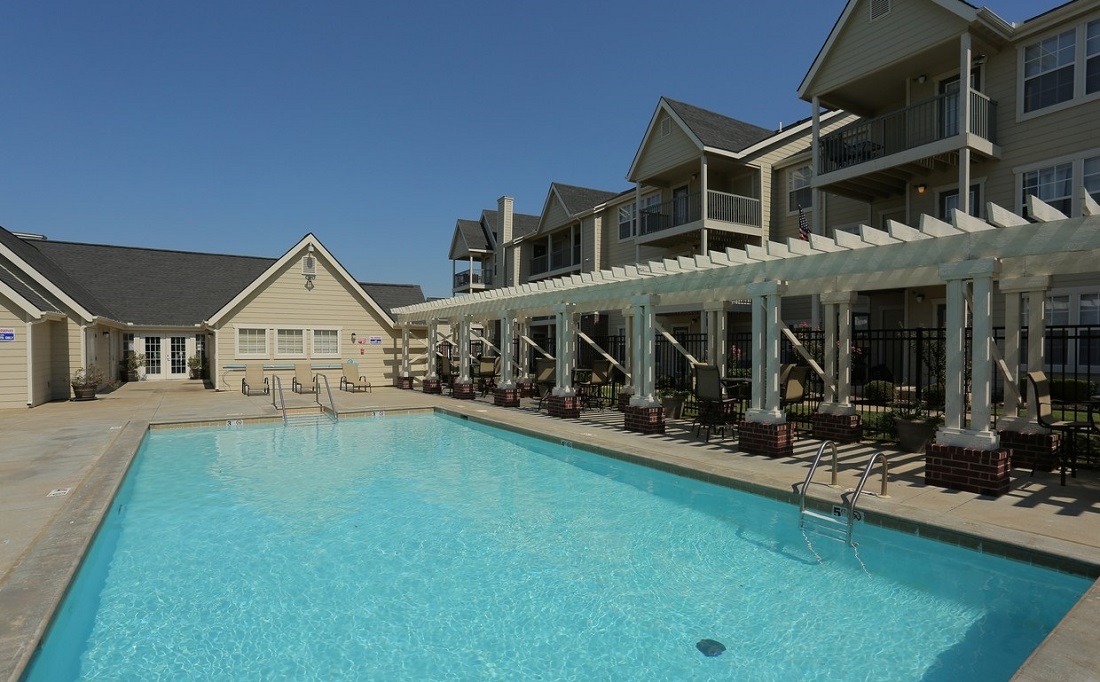 Outdoor Pool at the Oakmont Apartment Homes in Catoosa, OK