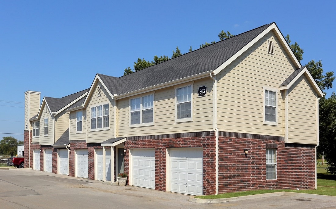 One and Two-Bedroom Floor Plans at the Oakmont Apartment Homes