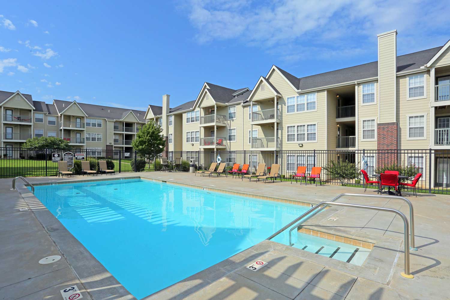Sparkling Pool at the Oakmont Apartment Homes in Catoosa, OK