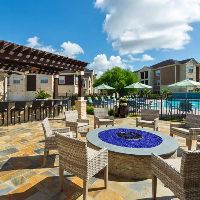 Outdoor Lounge with Firepit