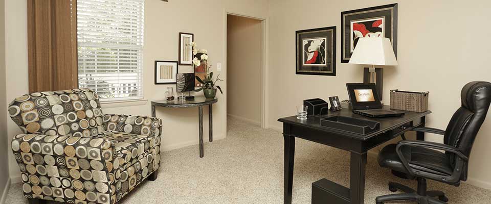 Leasing Office at Oak Pointe Apartment Homes
