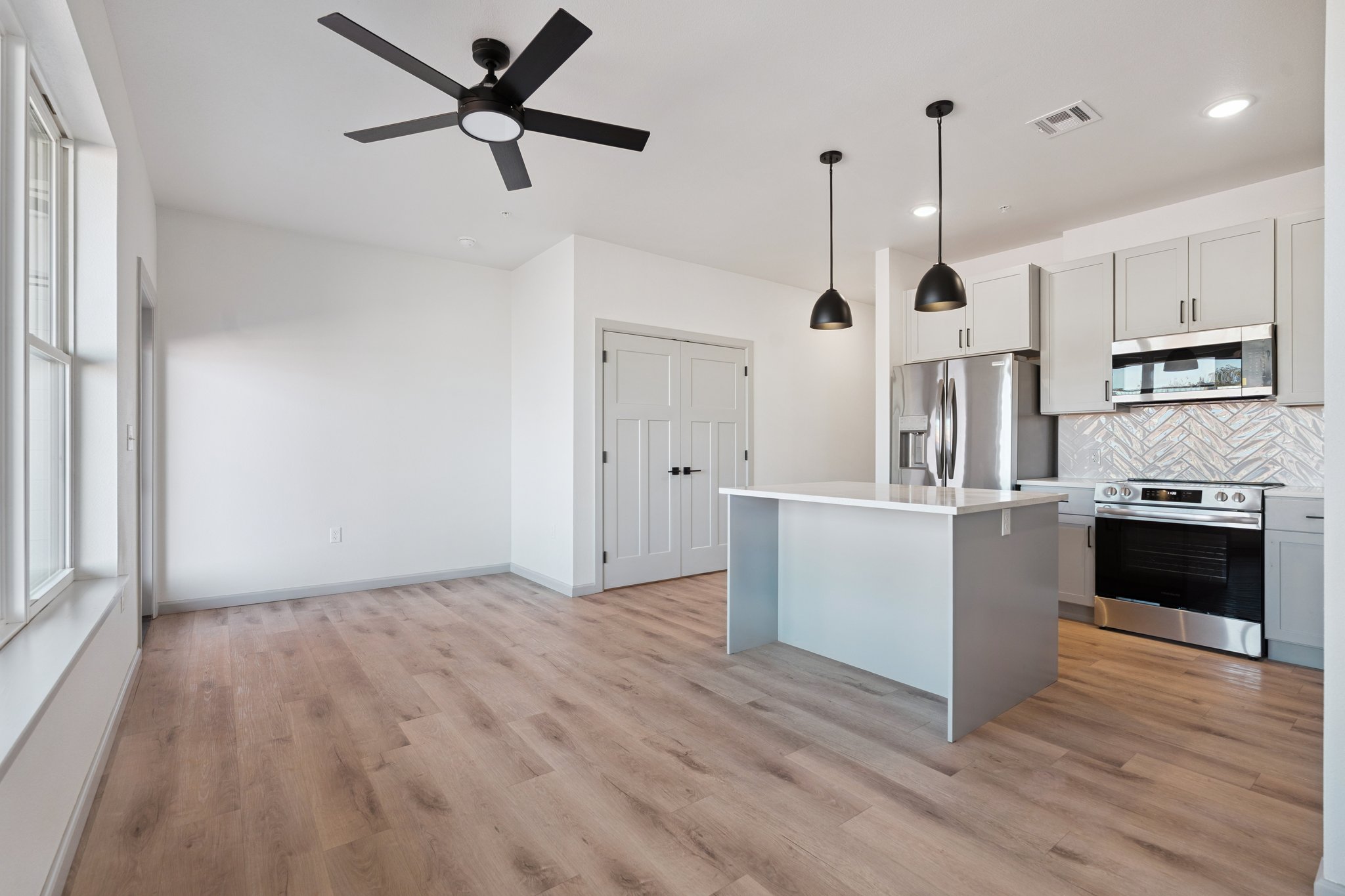 Oaks at Covell Kitchen