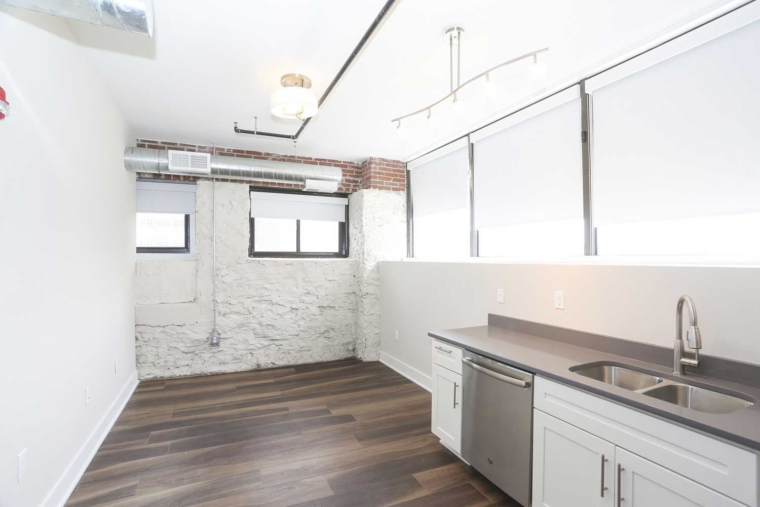 OGGI Lofts Apartments’ Spacious Kitchen Area