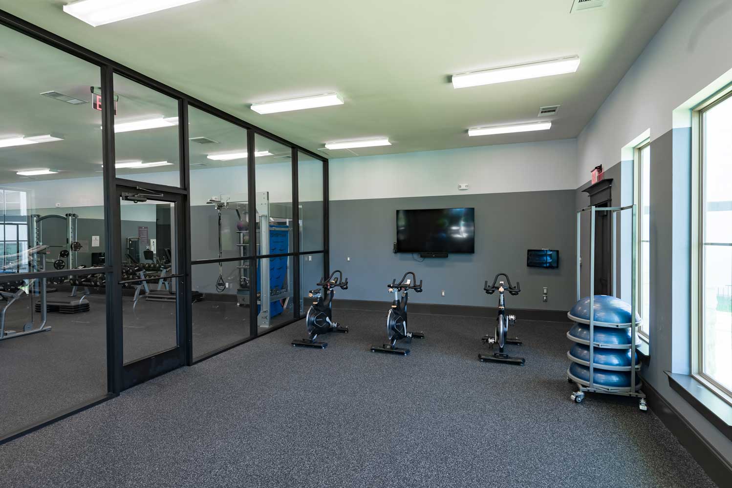 Fitness Center at Oxford at Santa Clara Apartments in Pflugerville, Texas