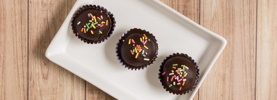 Make Your Weekend a Whole Lot Sweeter with This Recipe for Cake Balls Cover Photo