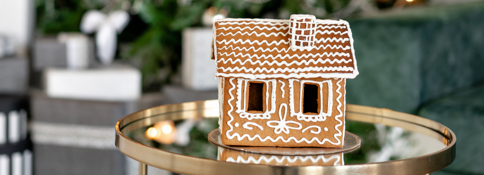 These 4 Gingerbread House Ideas Will Make Your Season Even More Merry and Bright  Cover Photo