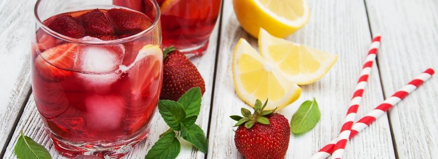 Title- Cool Down with This Non-Alcoholic Strawberry Mint Spritzer  Cover Photo