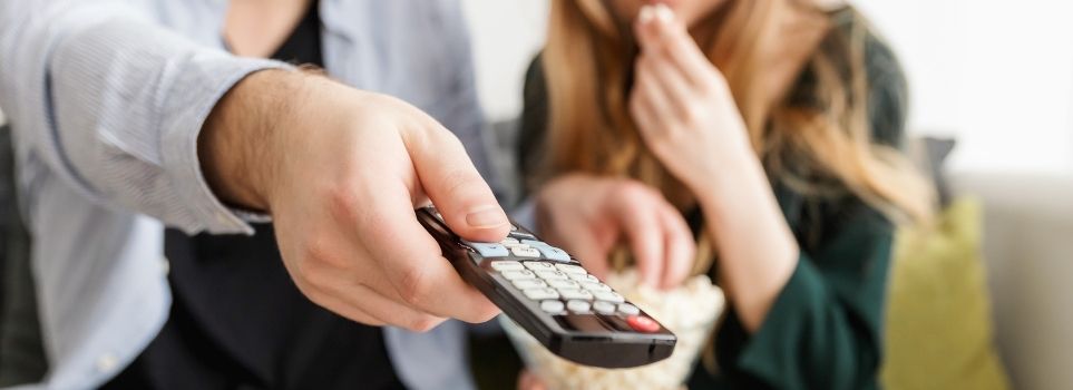3 Reasons Why Excessive TV Time Is Bad for Your Health Cover Photo