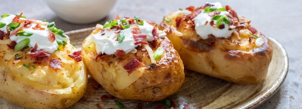 A Step-By-Step Guide to Baking Perfect Russet Potatoes Cover Photo