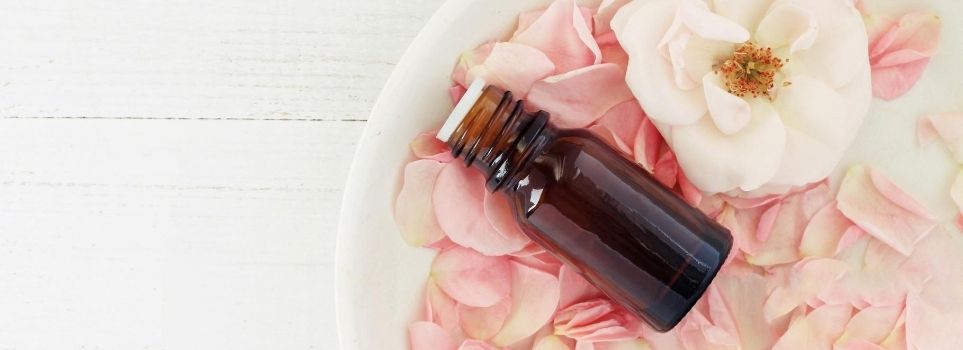 Love Essential Oils? Read This Before Using Them in Your Bath Cover Photo