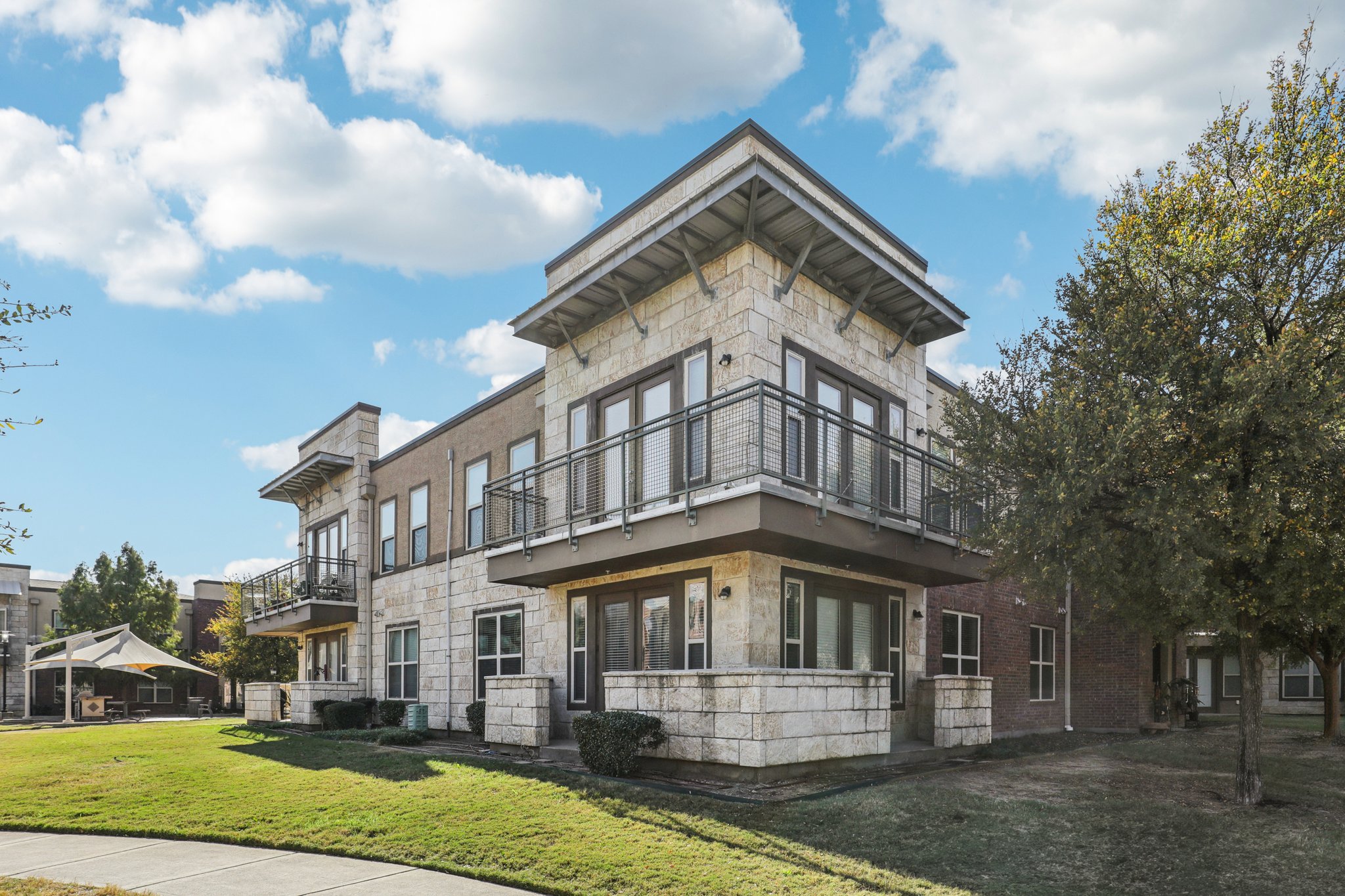1, 2, and 3-bedroom Apartments for Rent in Corinth, TX