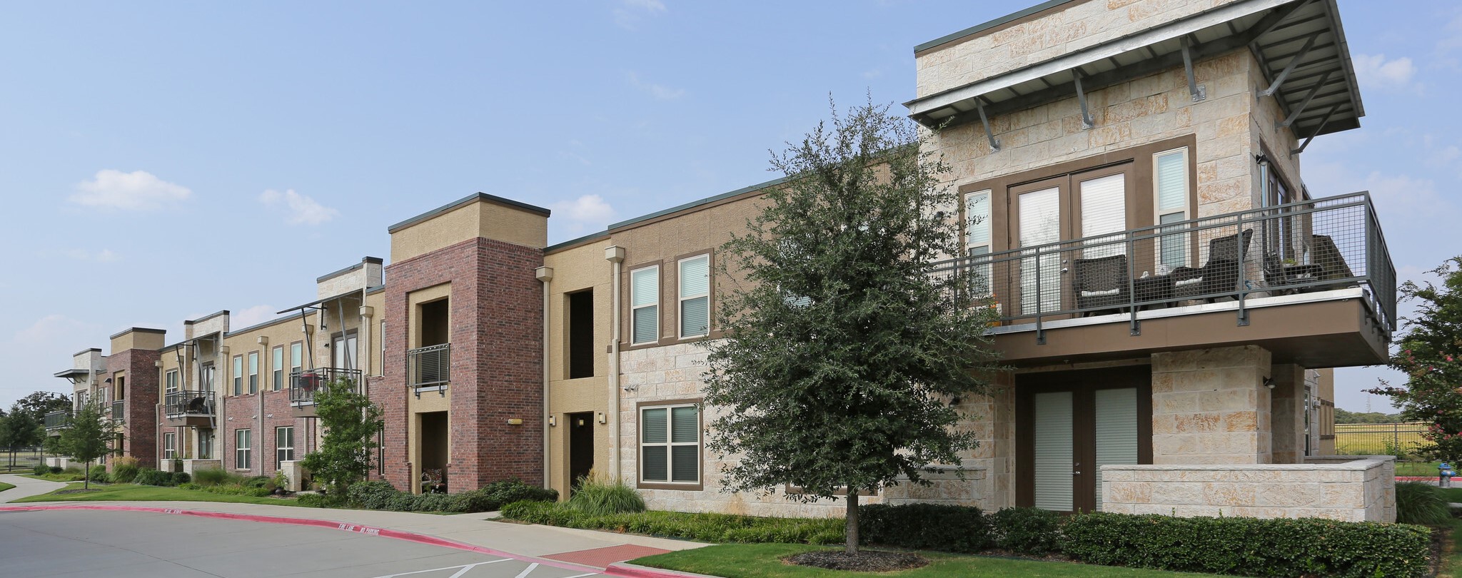 1, 2, and 3-bedroom Apartments for Rent in Corinth, TX