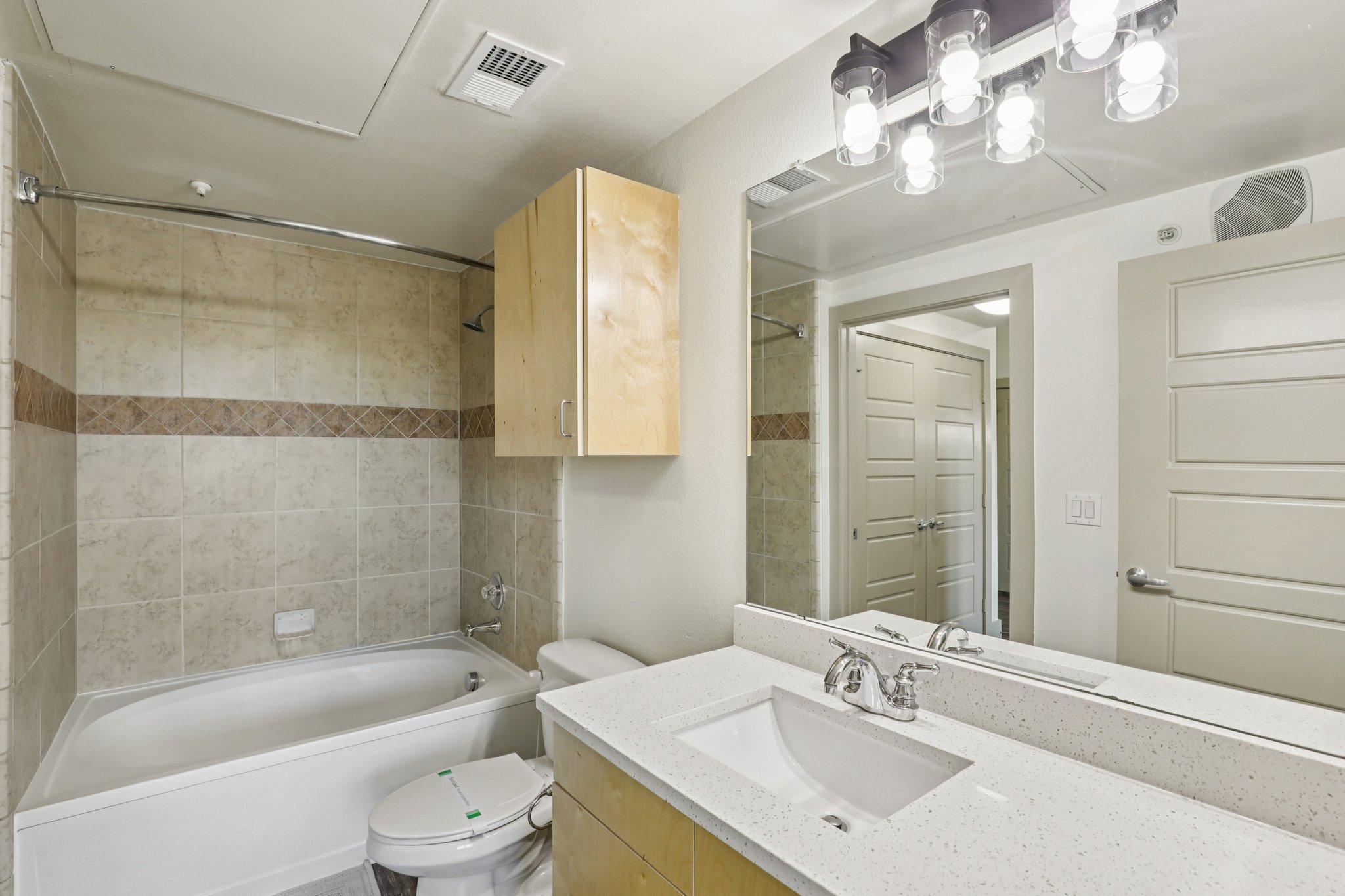 Lawrence Secondary Bath (Upgraded Apartment)