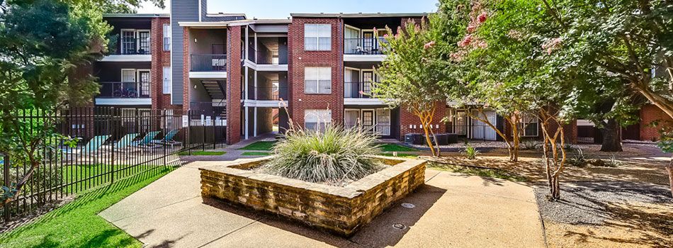 Community Grounds at Pacifica Apartments