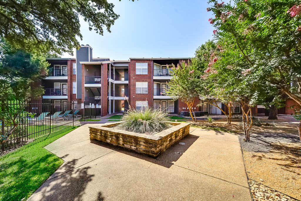 Convenient Apartments For Rent at Pacifica Apartments in Dallas, TX