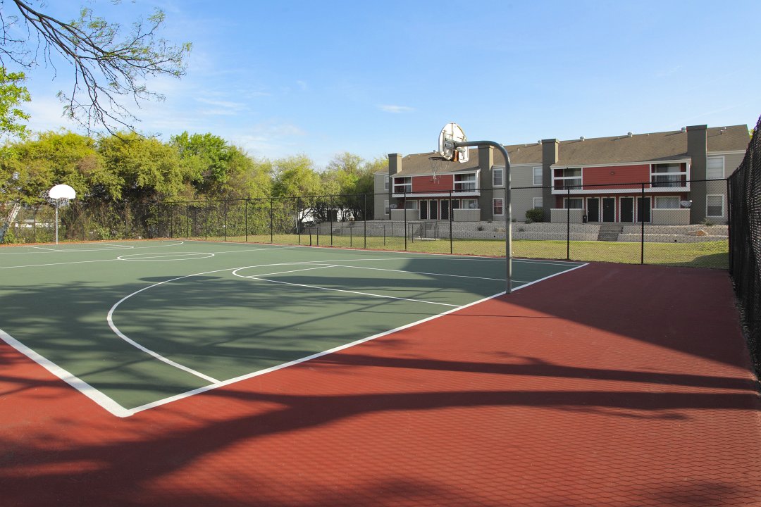 Basketball Court at Parc 410 Apartments in San Antonio, Texas 