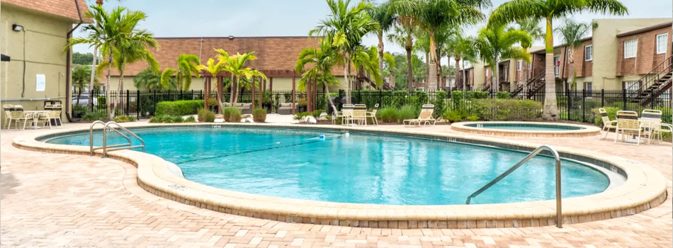Swimming Pool at Park Pointe Apartments