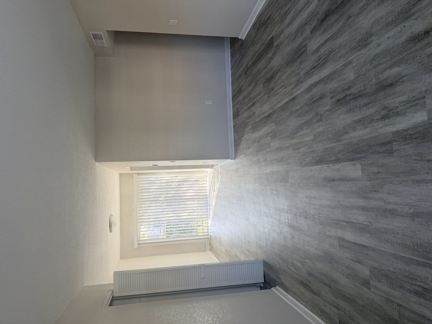 3 Bedroom Living Room Entrance / Dining Room Area
