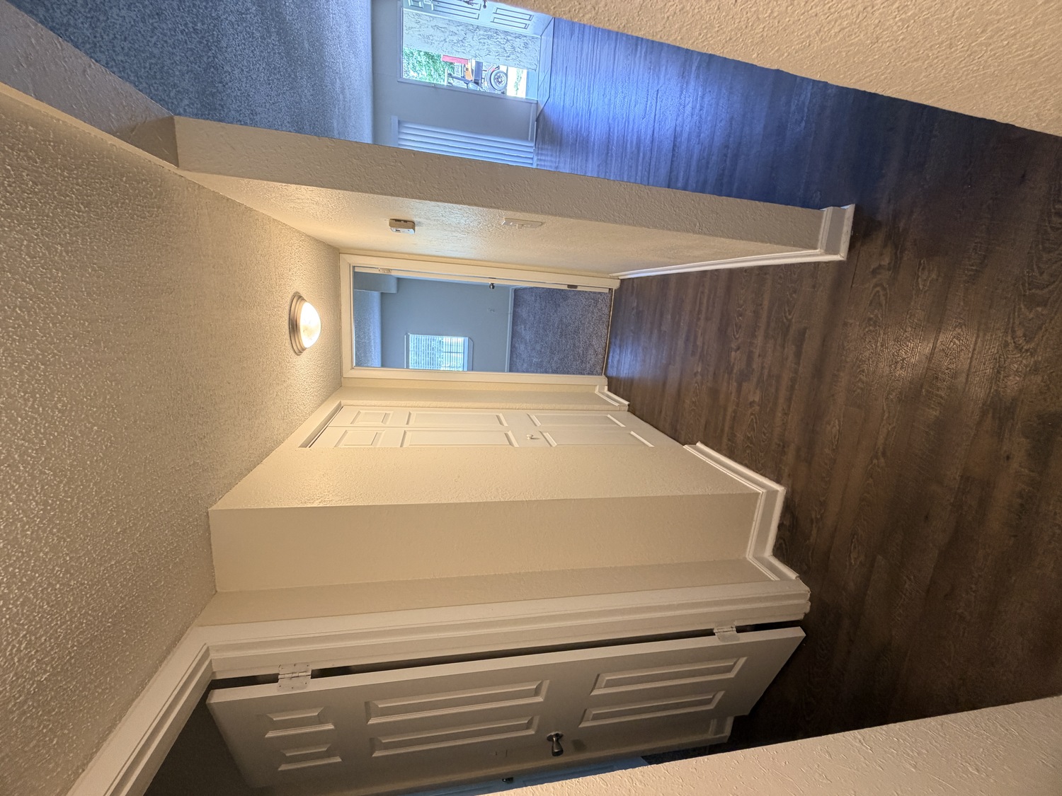 1 Bedroom Hallway