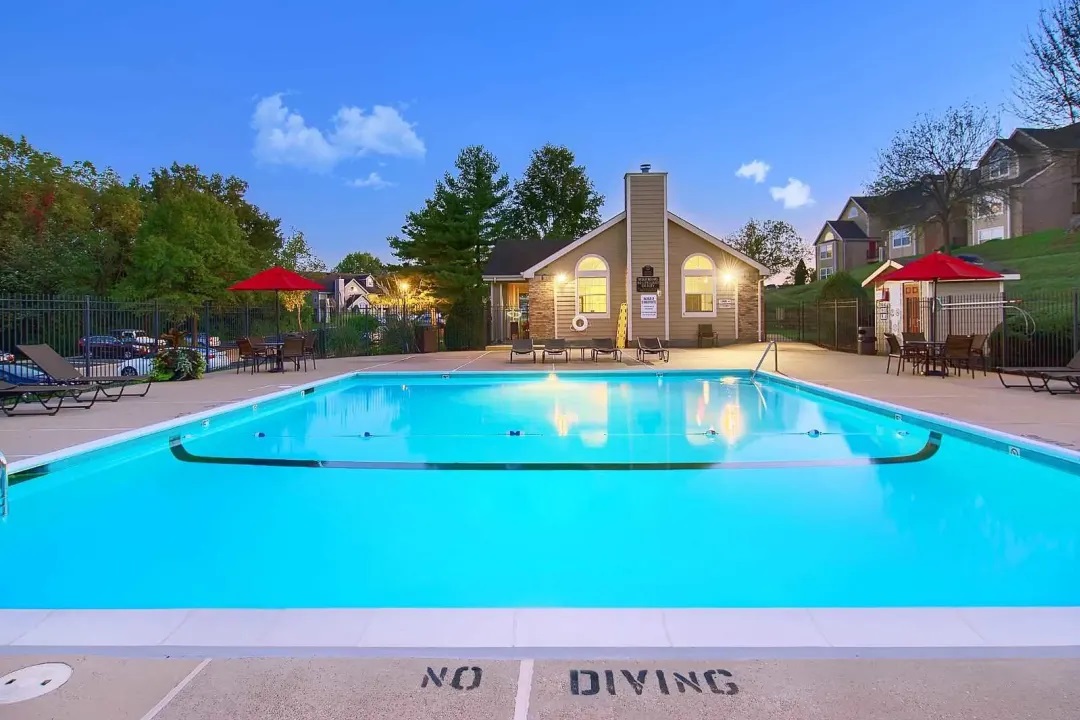 Poolside Lounge Areas 