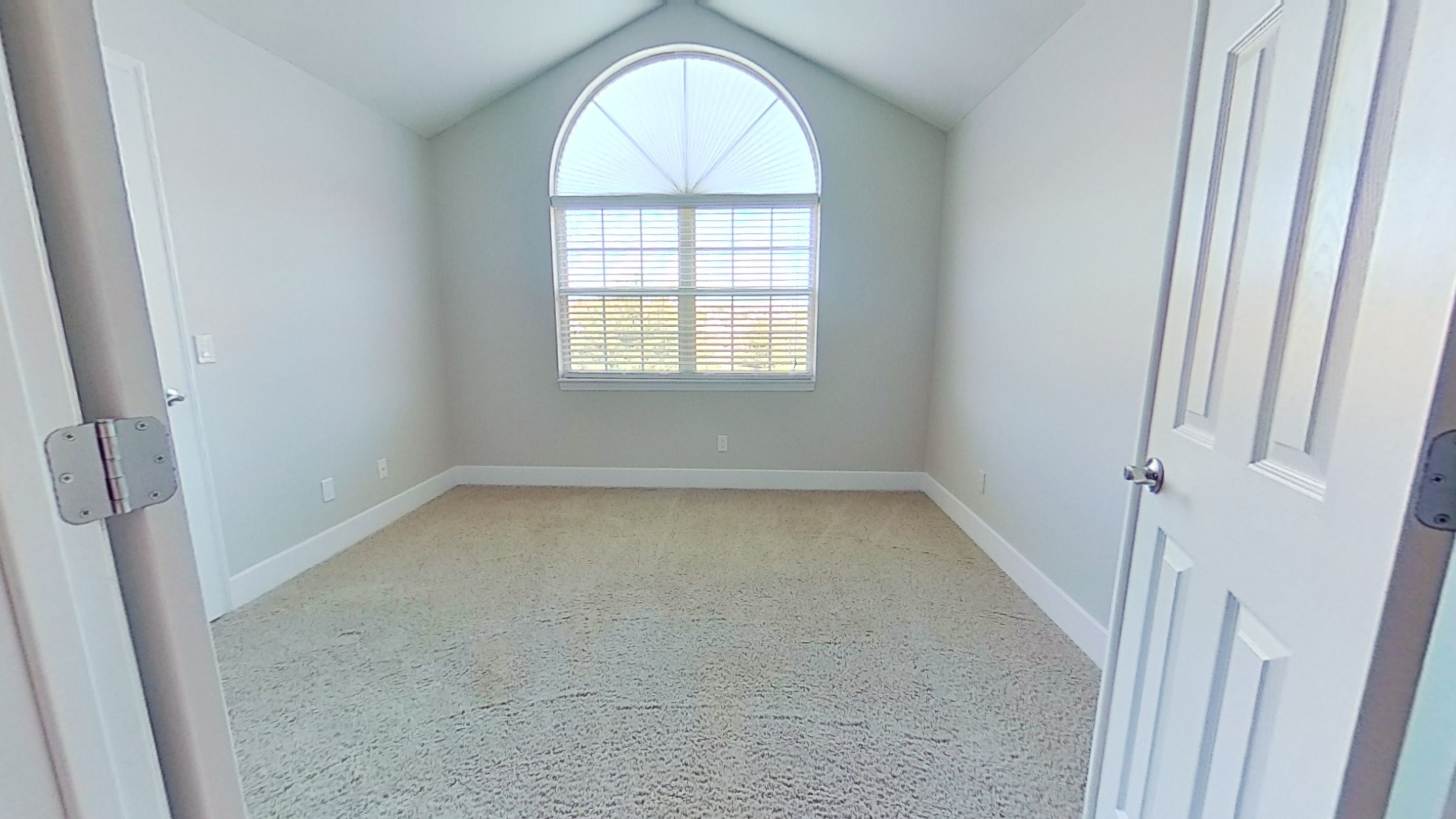 1 bedroom apartment with a den for rent in Fenton MO Cover Photo