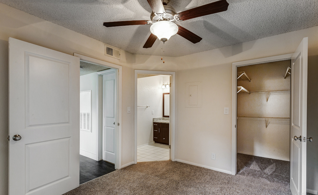 Room with Ceiling Fan at Reflections of Boca Del Mar Apartments in Boca Raton, Florida