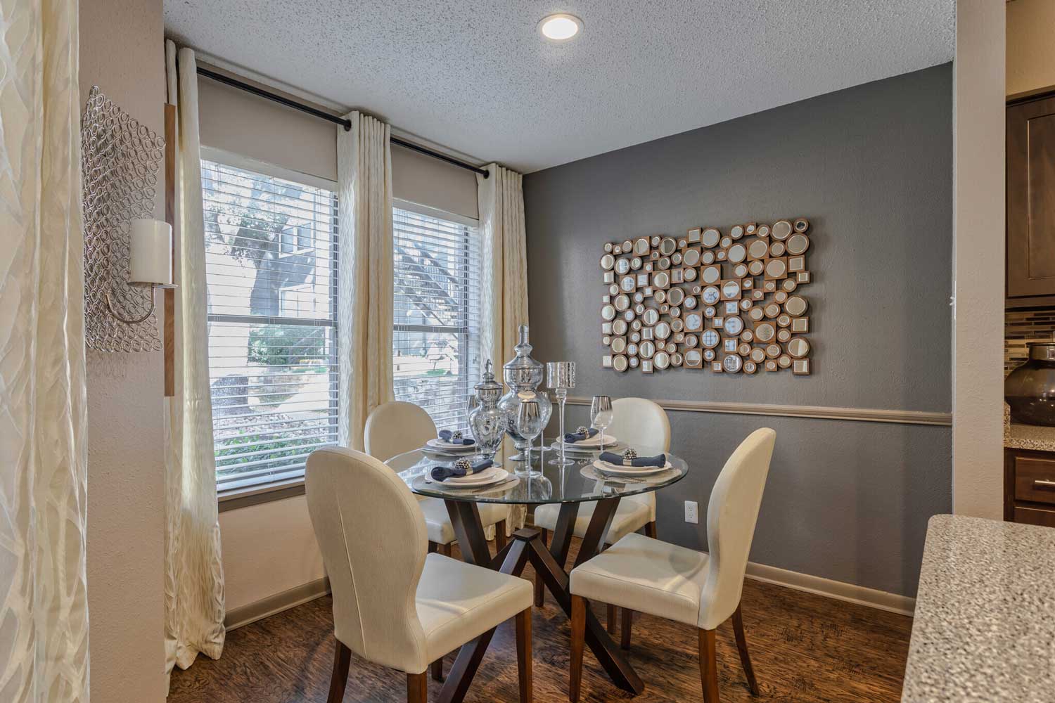 Windows in Dining Area with Natural Light at Ridgeview Place Apartments in Irving, TX