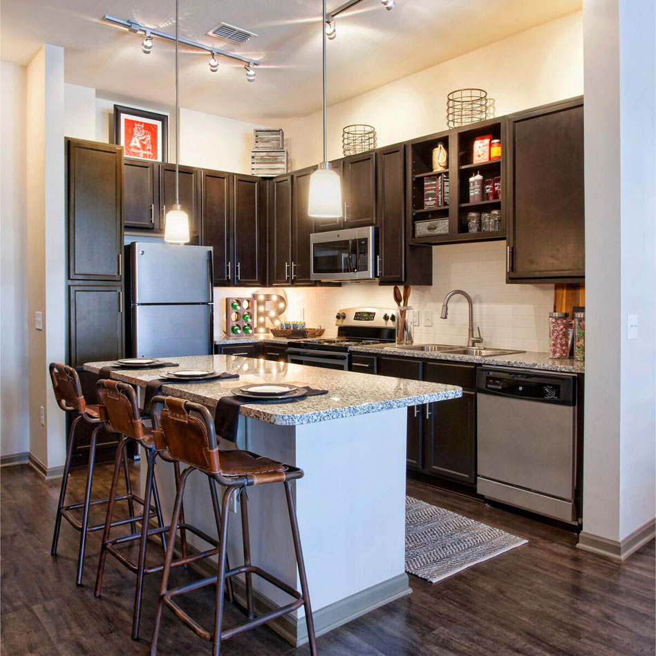 Gourmet Kitchens with Granite Countertops at Riverhouse Apartments