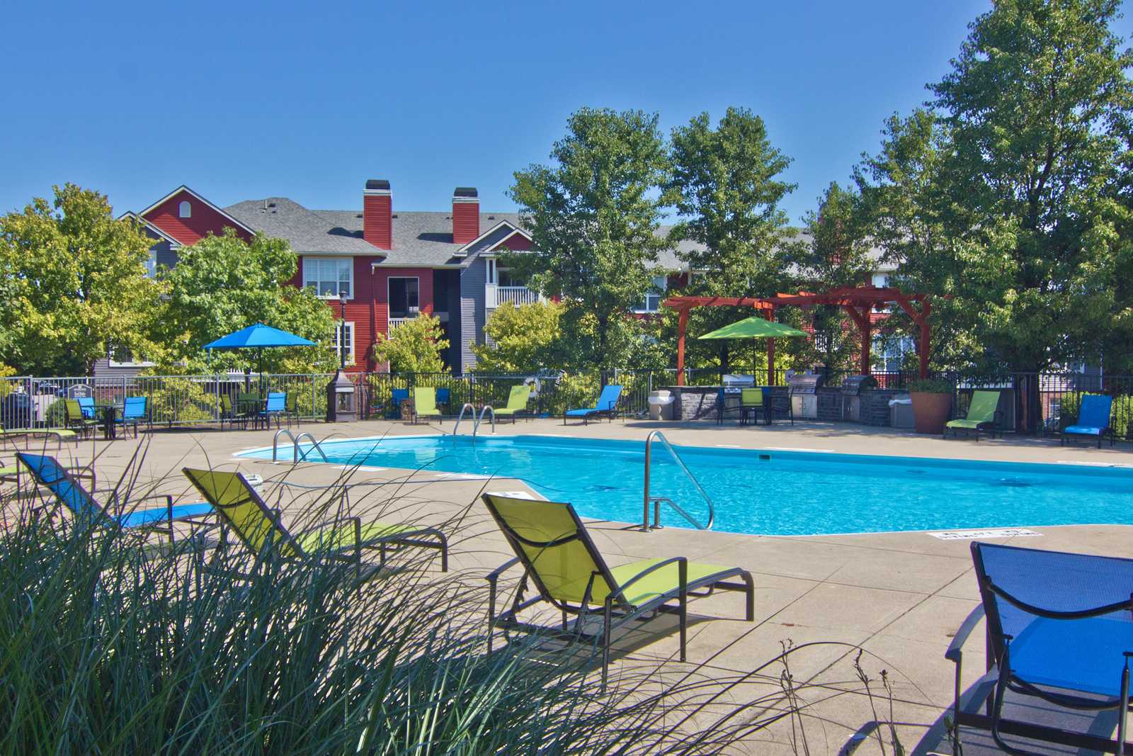 River Oaks Apartments with Swimming Pool