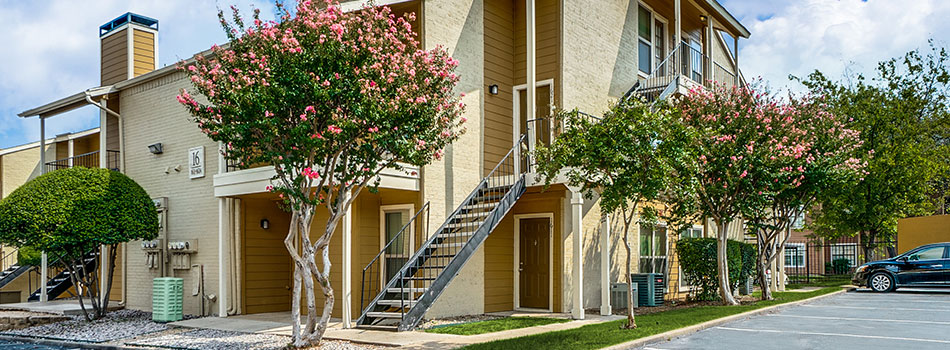 Building Exterior at Riviera Apartment Homes