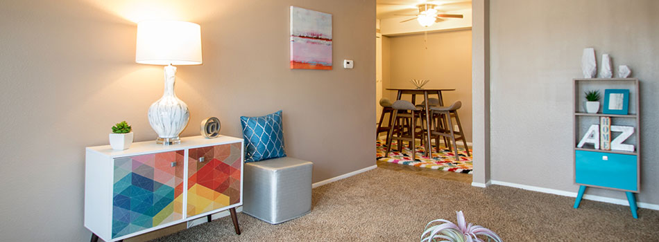 Studio, One, & 2 Bedroom Apartments at Royalwood Apartments in West Omaha, NE