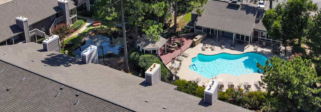 Rustic Woods Apartments with Swimming Pool