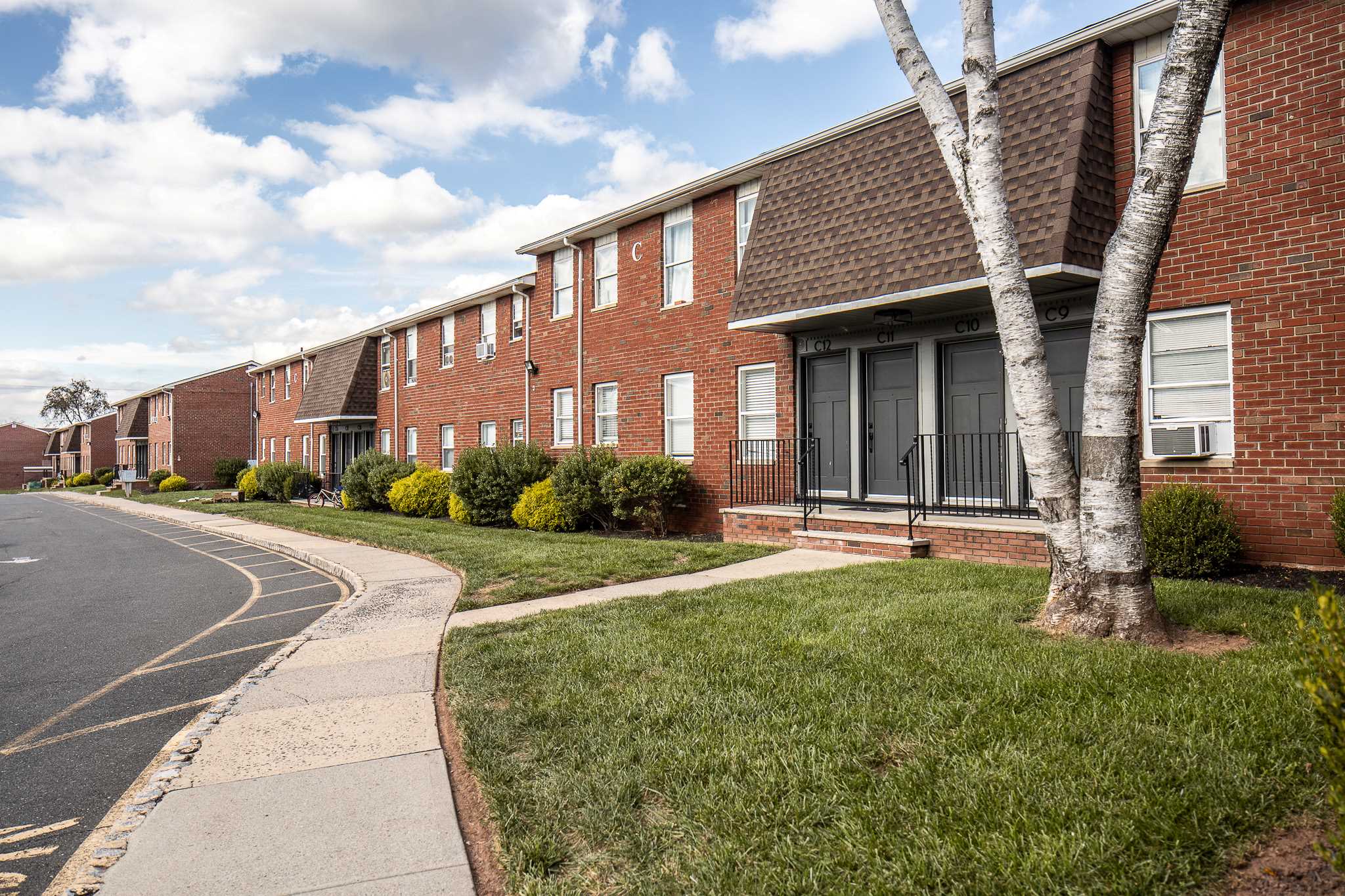 Pet Friendly Apartments at Somerville Gardens Apartments in Somerville, New Jersey
