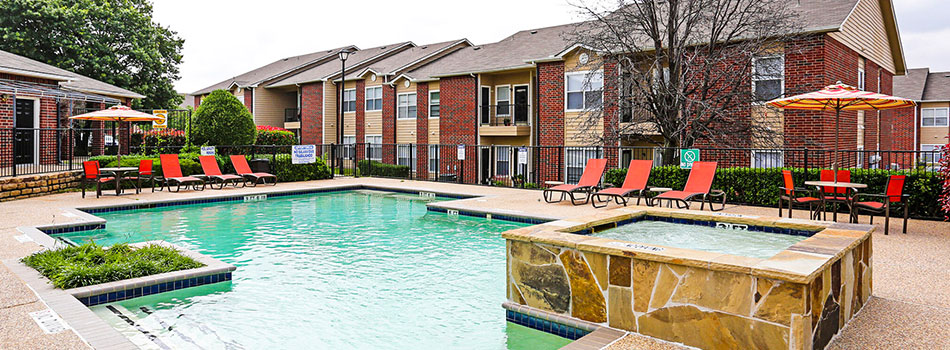Swimming Pool at Stonebrook Village Apartments