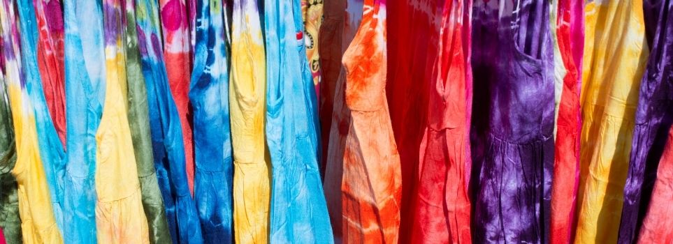 Meet the Less Messy Cousin of Tie Dye, Ice Dyeing! Here Is How to Get  Cover Photo