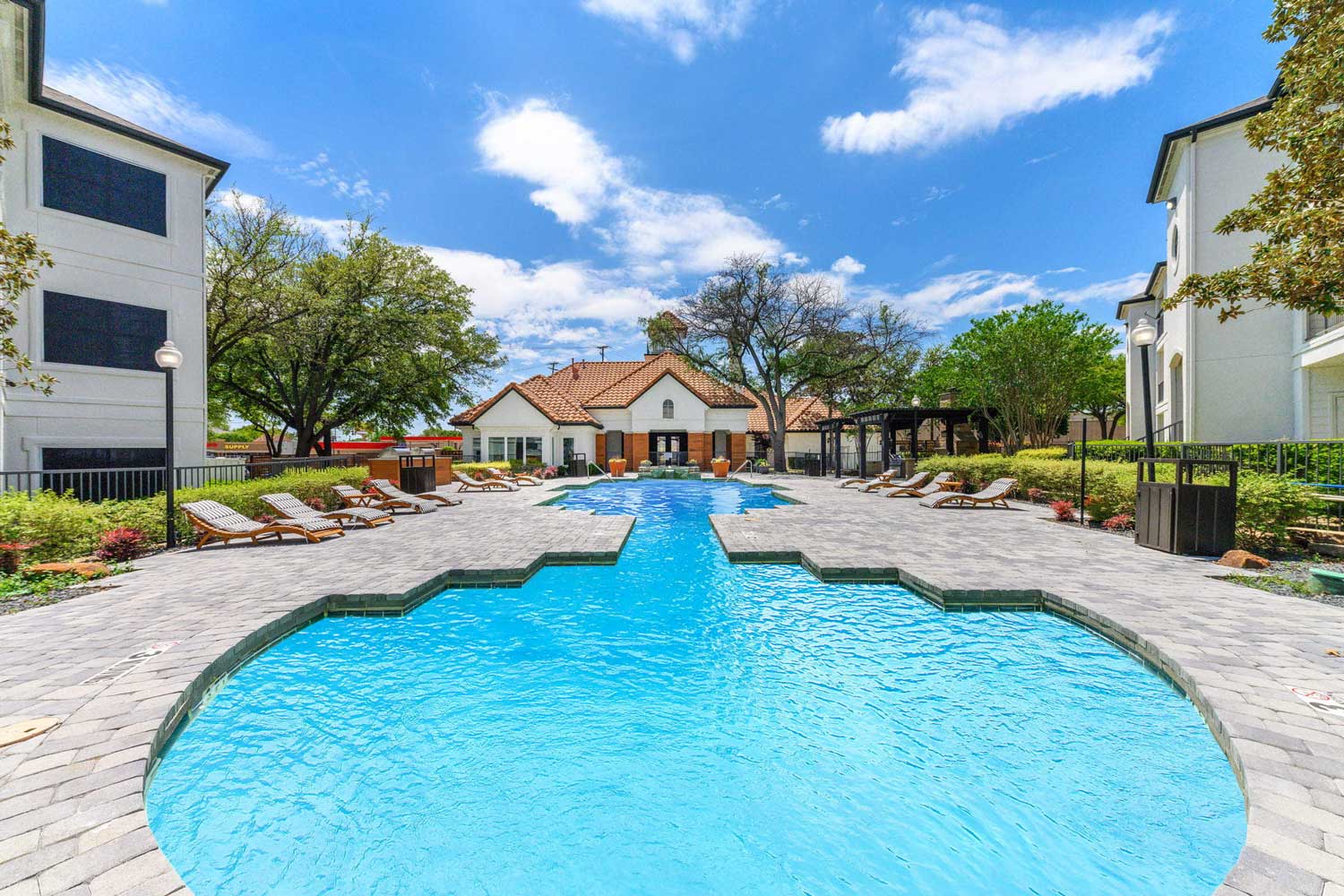 Resort-style Swimming Pool in Dallas, Texas