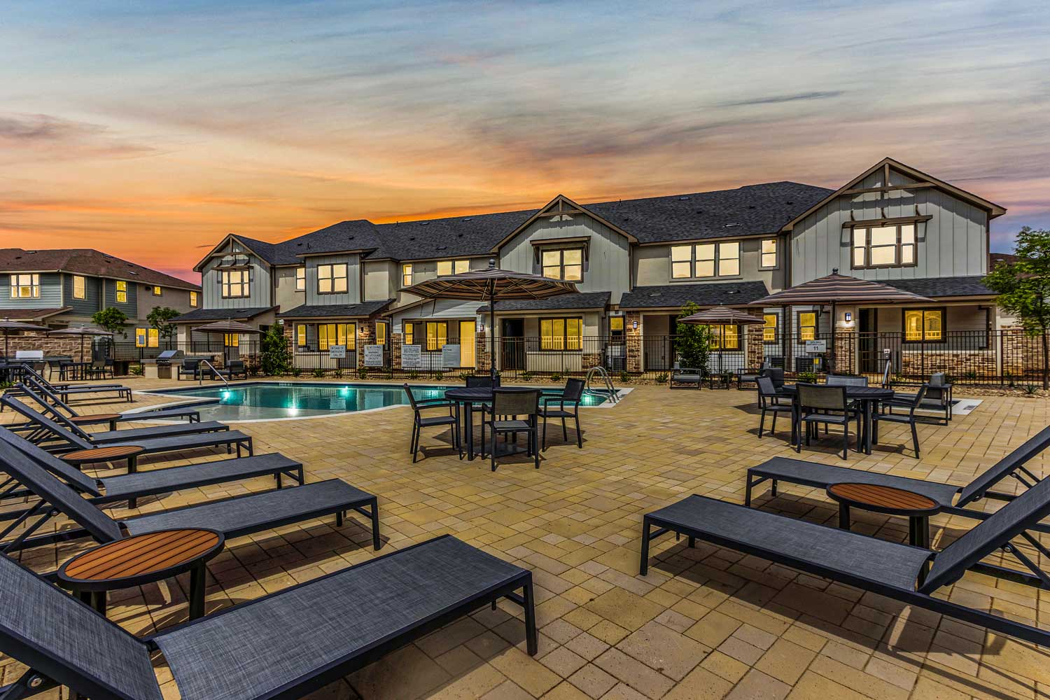 Poolside Lounges and Lounge Area in Town Arlington Apartments