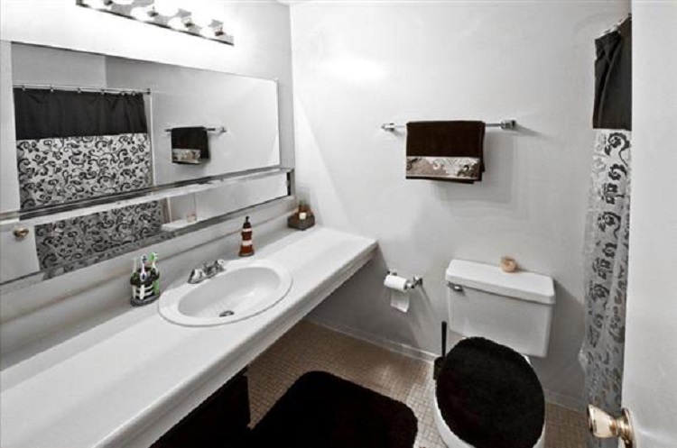 Bathroom Interior at the Towne Crest Apartments in Gaithersburg, MD