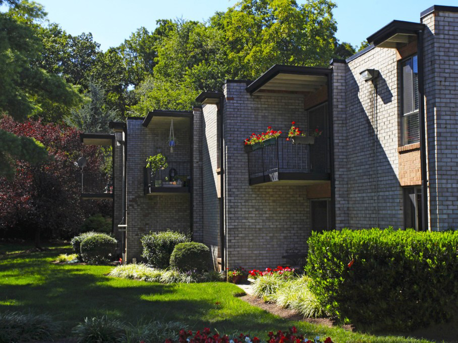 Lush Landscaping Exterior at the Towne Crest Apartments