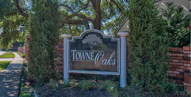Towne Oaks