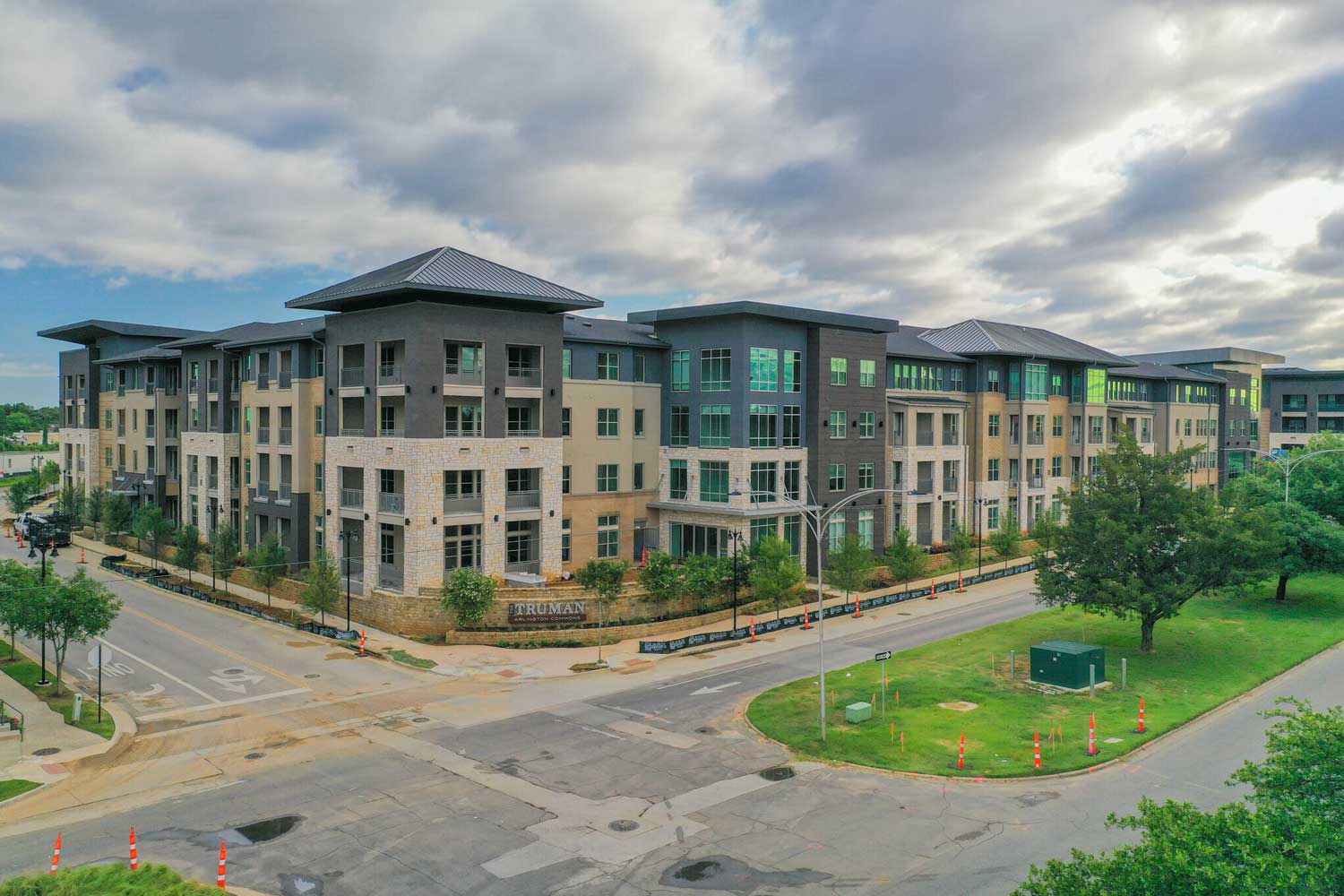 Stylish-Designed Apartments at The Truman Arlington Commons in Arlington, Texas