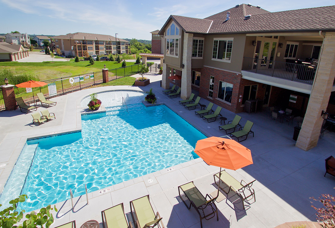 Best Apartments in Omaha at Tuscany Place Apartments in Papillion, NE