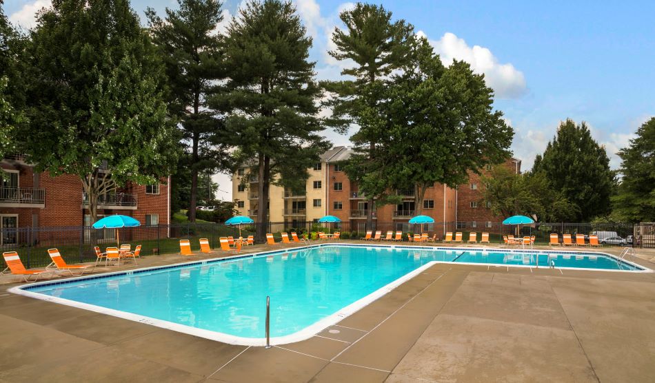 Swimming Pool at Village Square West 